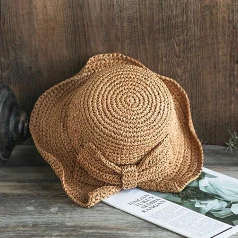 Chapeau d’été avec bord et nœud