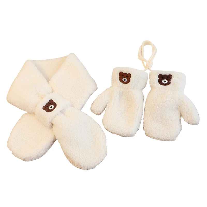 Ensemble d'hiver pour enfant - moufles en polaire et écharpe avec ours