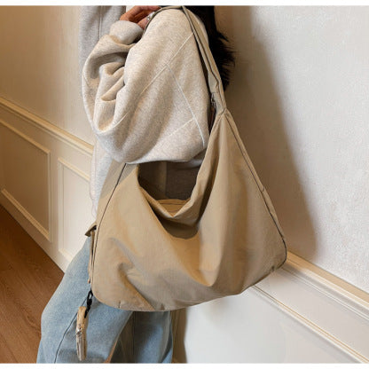 Sac hobo spacieux pour un style au quotidien