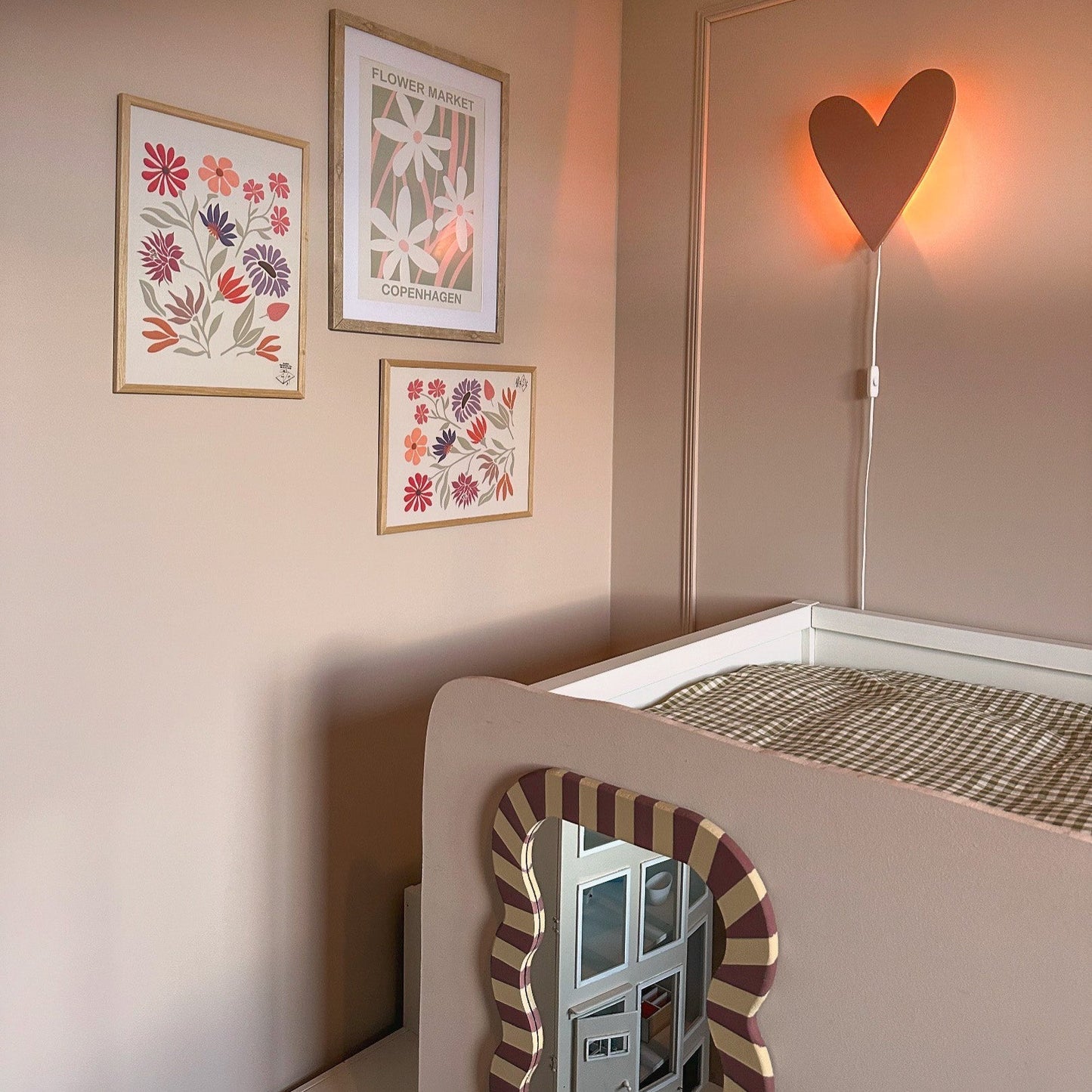 Applique murale en bois pour chambre d’enfant | en forme de cœur - rose terre cuite