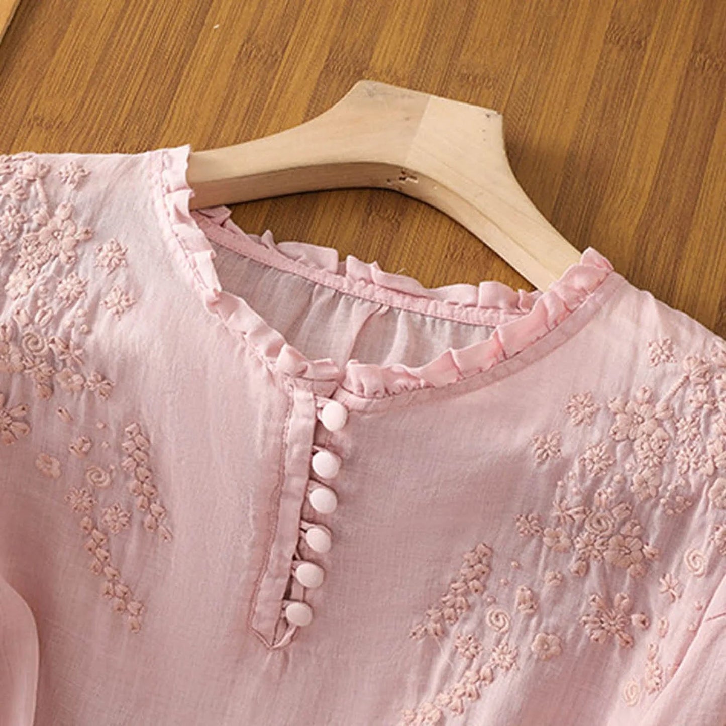 Blouse brodée à manches 3/4 pour femme