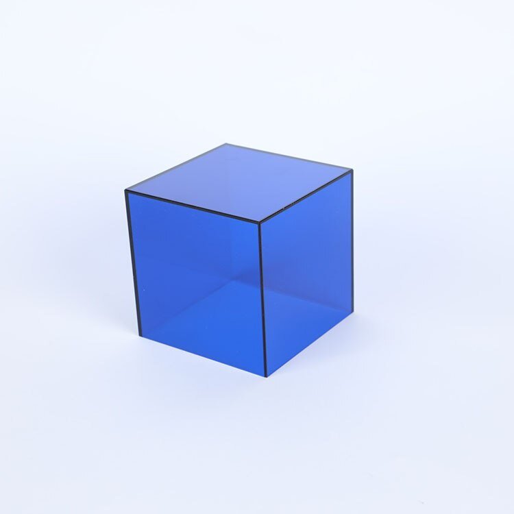 Boîte de présentation et de rangement en acrylique colorée