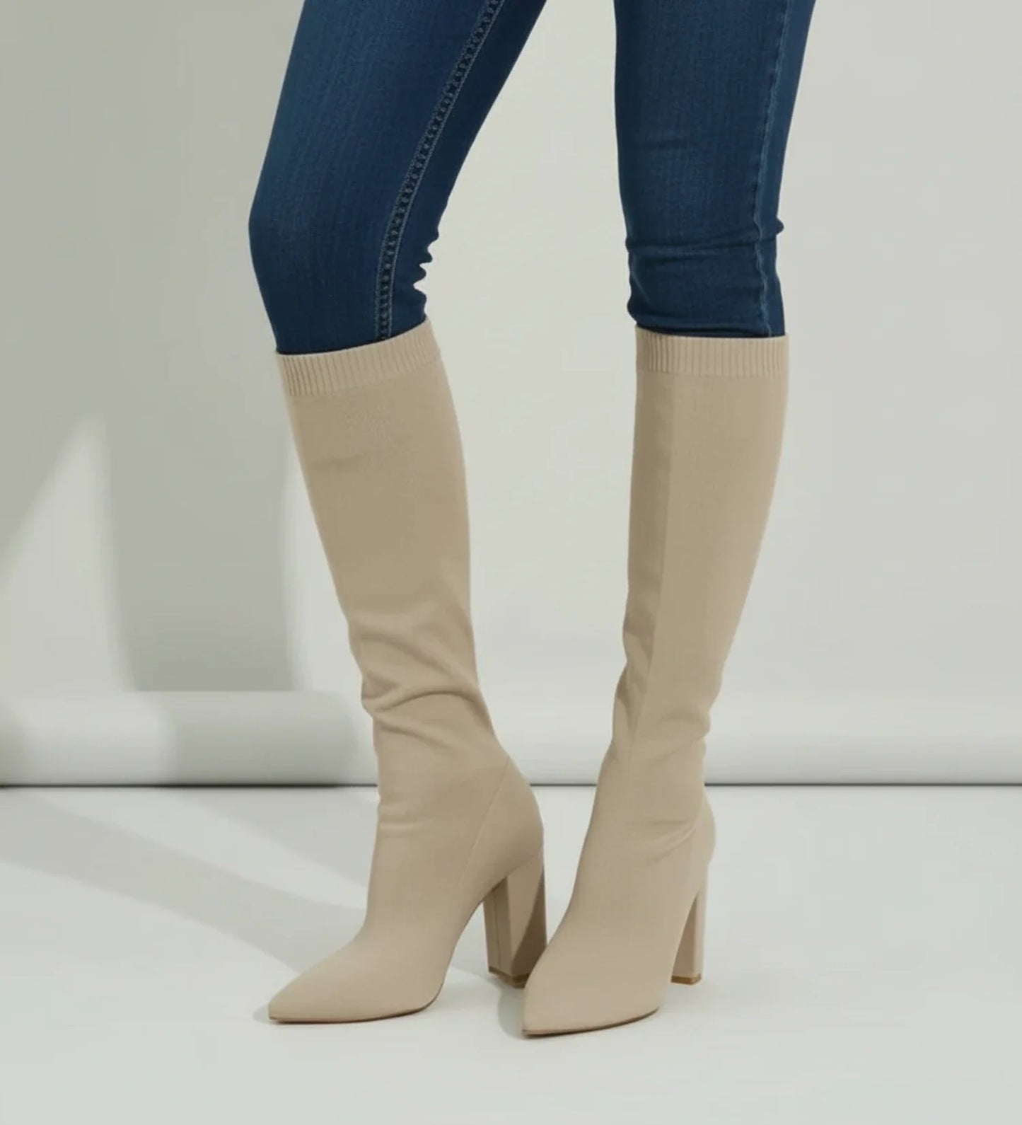 Bottes femme en maille hauteur genou à talons hauts