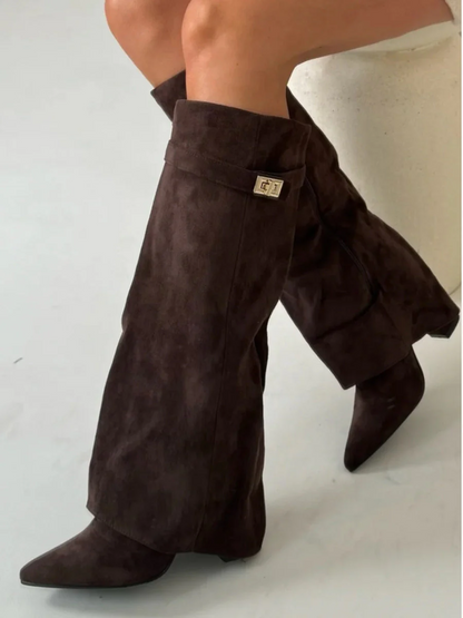 Bottes femme noires jusqu’au genou avec détails dorés