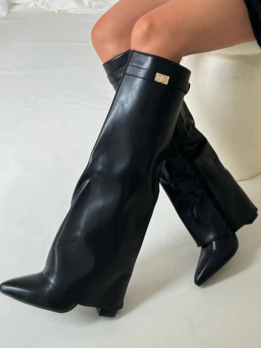 Bottes femme noires jusqu’au genou avec détails dorés