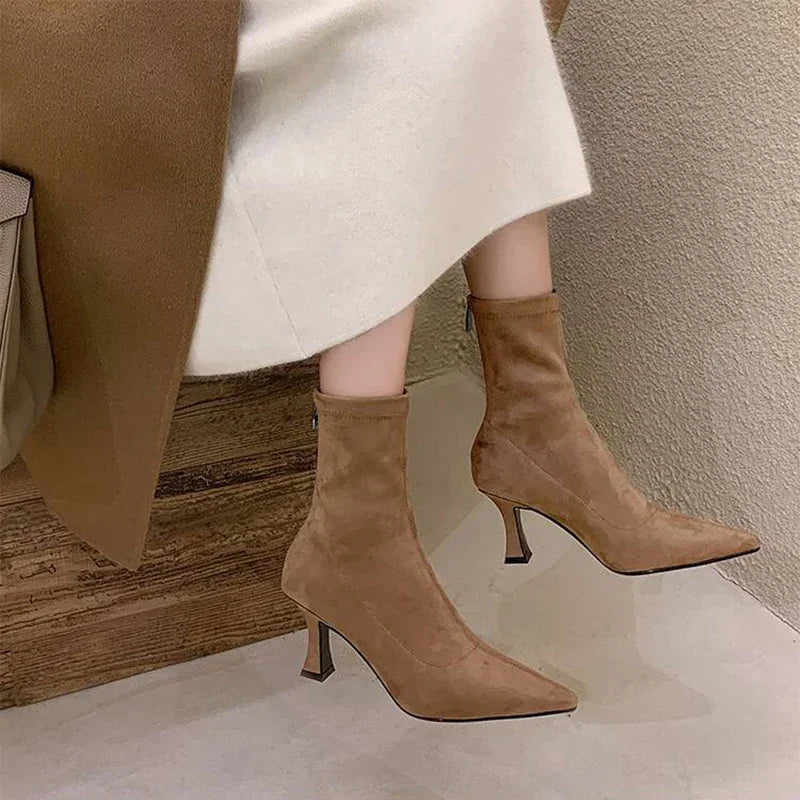 Bottines à talons à bout pointu pour femme