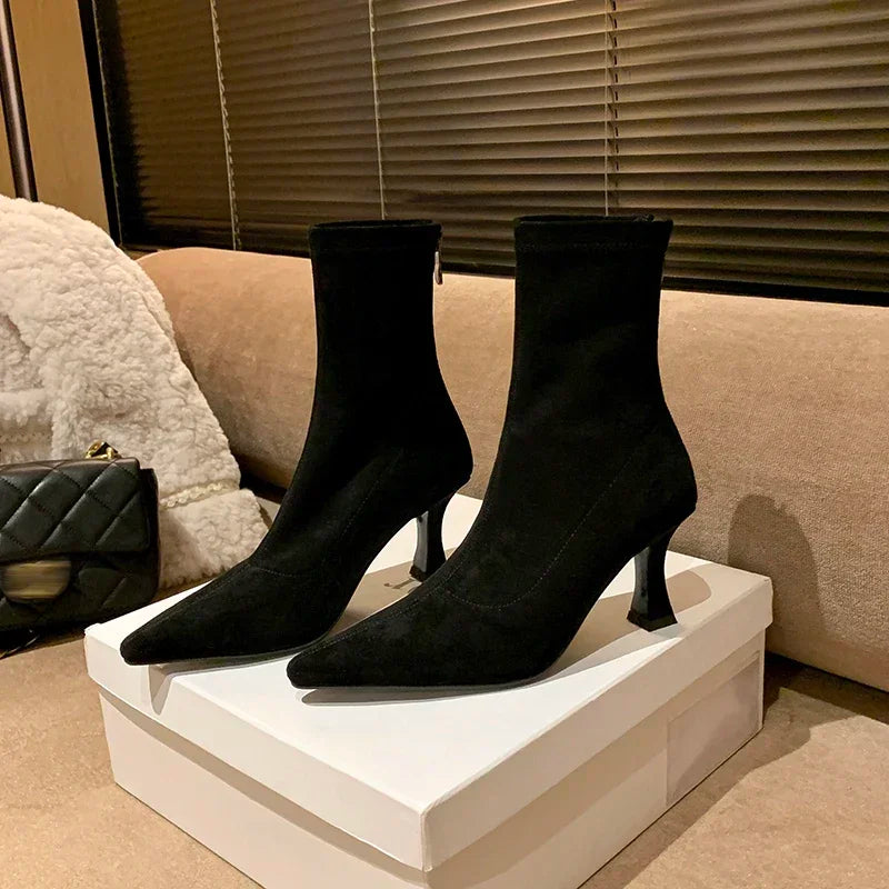 Bottines à talons à bout pointu pour femme