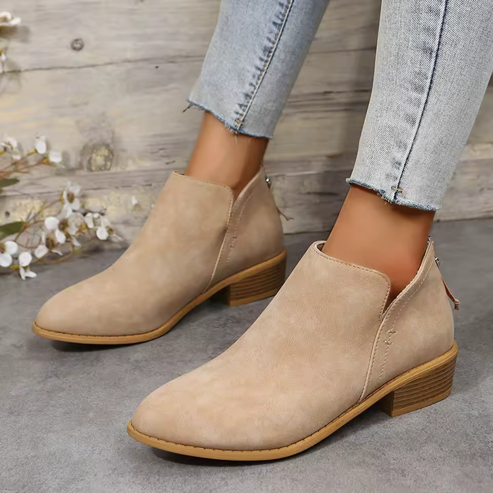 Bottines femme à talon bas avec découpe en V