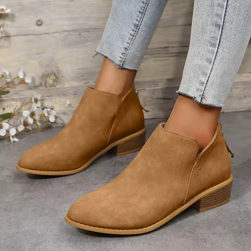 Bottines femme à talon bas avec découpe en V