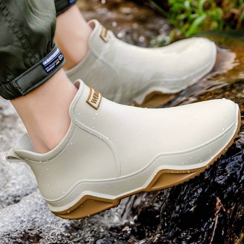 Bottines orthopédiques modernes en caoutchouc