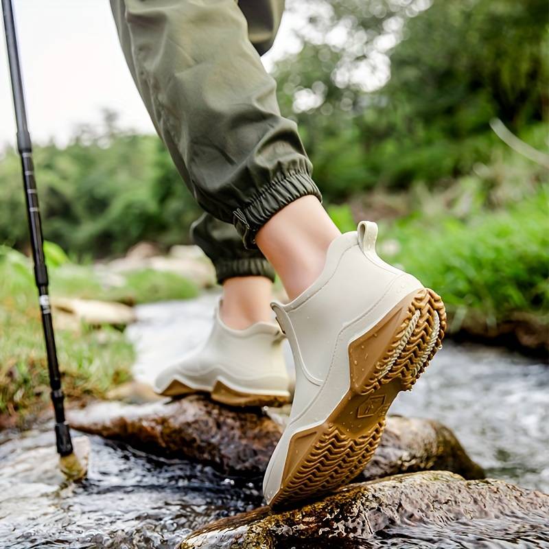 Bottines orthopédiques modernes en caoutchouc