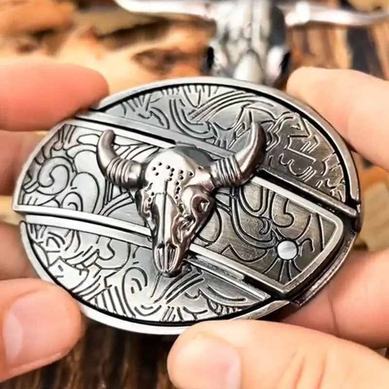 Boucle de ceinture ovale ornée d’un crâne de taureau avec couteau dissimulé
