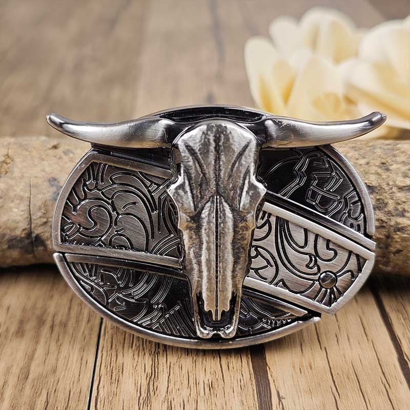 Boucle de ceinture ovale ornée d’un crâne de taureau avec couteau dissimulé