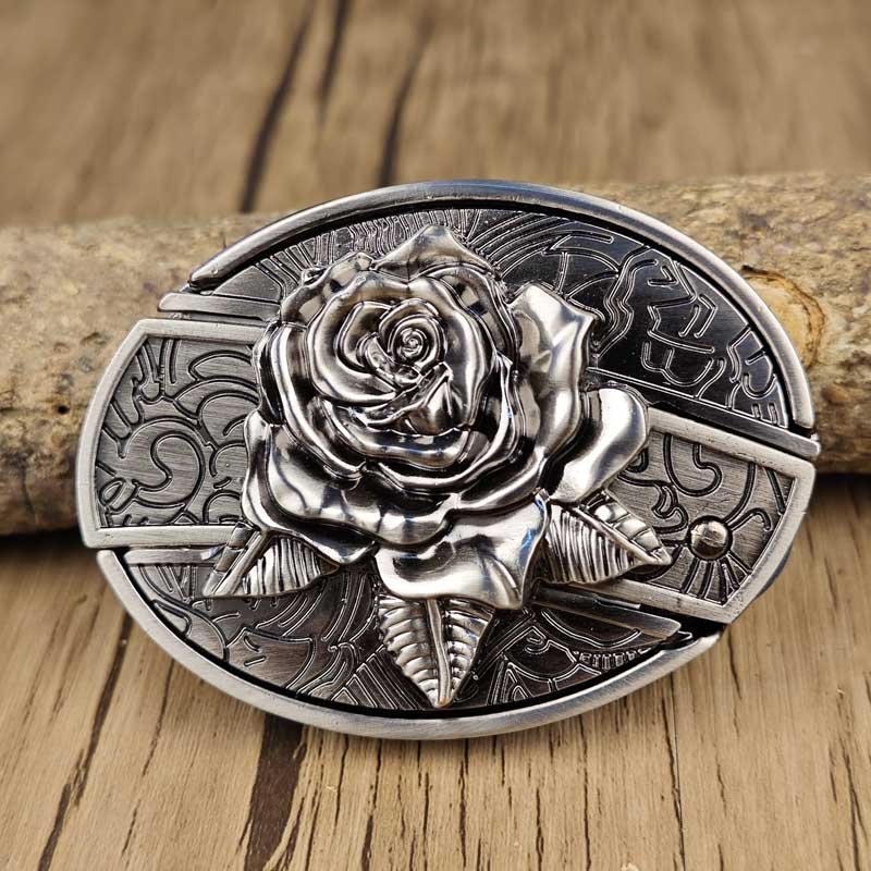 Boucle de ceinture ovale ornée d’un crâne de taureau avec couteau dissimulé