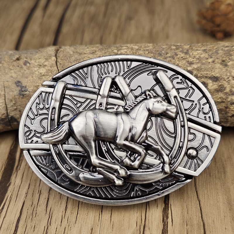 Boucle de ceinture ovale ornée d’un crâne de taureau avec couteau dissimulé