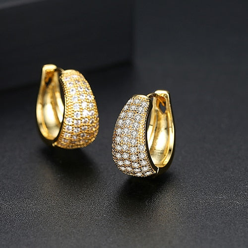 Boucles d’oreilles créoles pavées scintillantes
