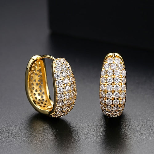 Boucles d’oreilles créoles pavées scintillantes