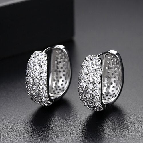Boucles d’oreilles créoles pavées scintillantes