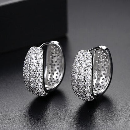 Boucles d’oreilles créoles pavées scintillantes