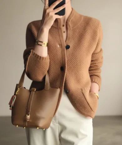 Cardigan femme en maille torsadée à boutons sur le devant