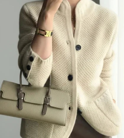 Cardigan femme en maille torsadée à boutons sur le devant