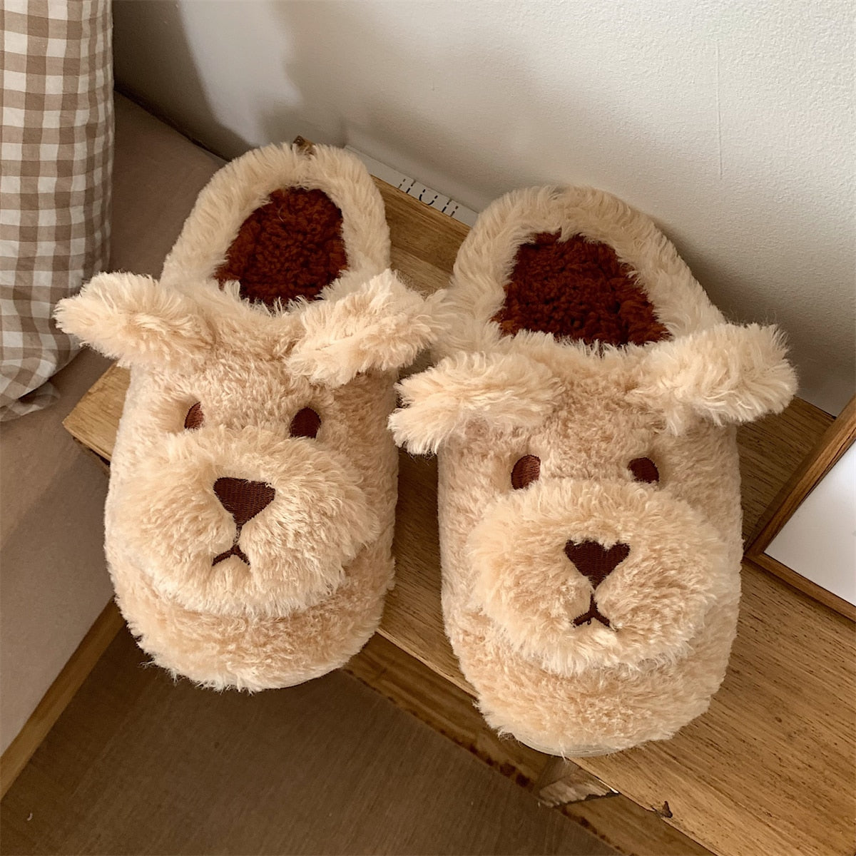 Chaussons animaux pelucheux