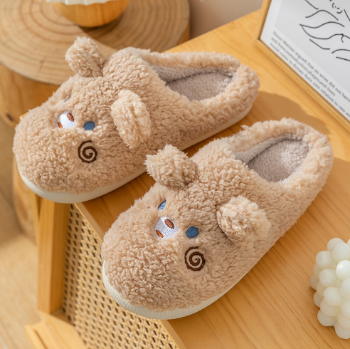 Chaussons animaux pelucheux