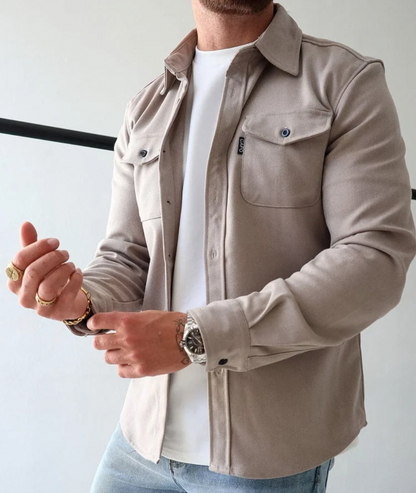 Chemise habillée moderne et élégante pour homme