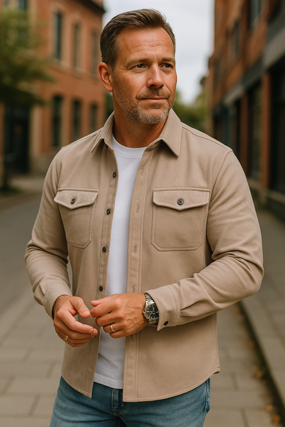 Chemise habillée moderne et élégante pour homme
