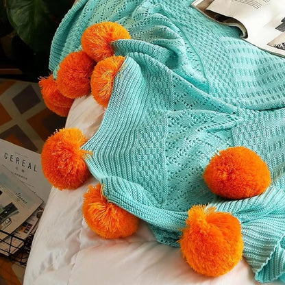 Couverture à pompons duveteux style macaron