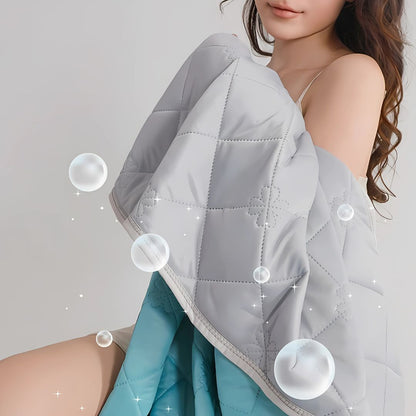 Couverture rafraîchissante – confort immédiat – fibres de soie hypoallergéniques – prévention de la surchauffe – soulagement des sueurs nocturnes pour les peaux sensibles