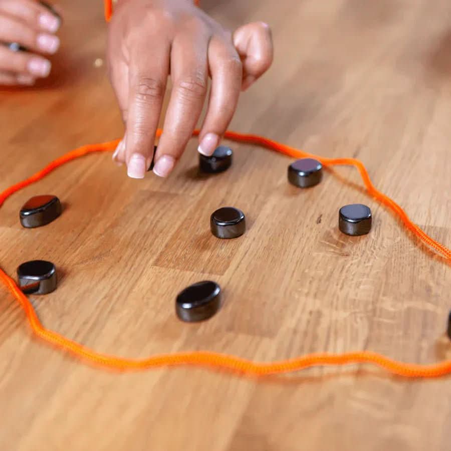 Échecs magnétiques - jeu d’échecs magnétique pour le voyage et la stratégie