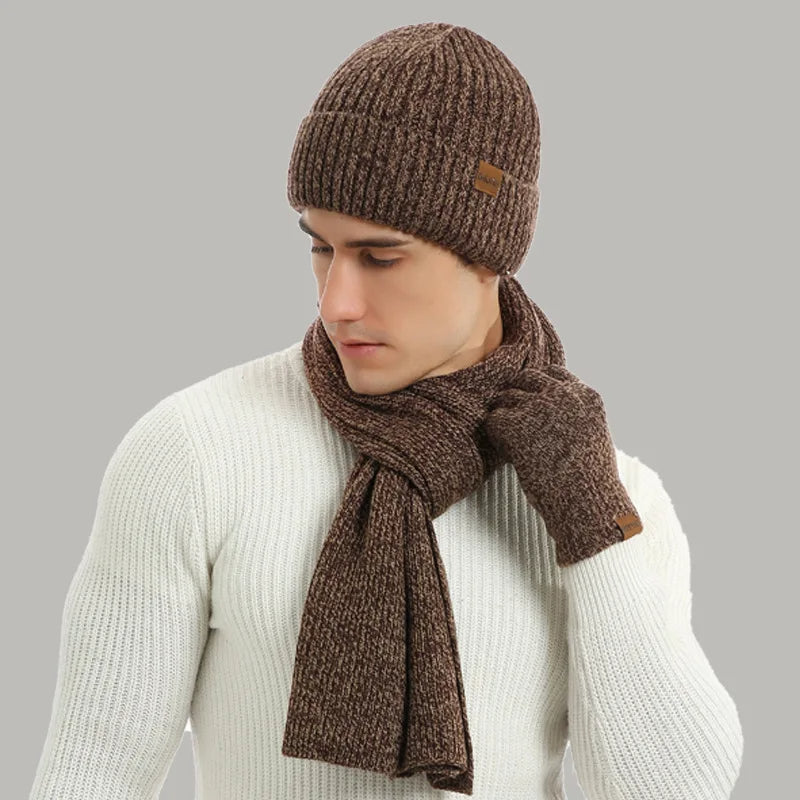 Ensemble d'hiver au style affirmé | avec bonnet, écharpe et gants au style affirmé