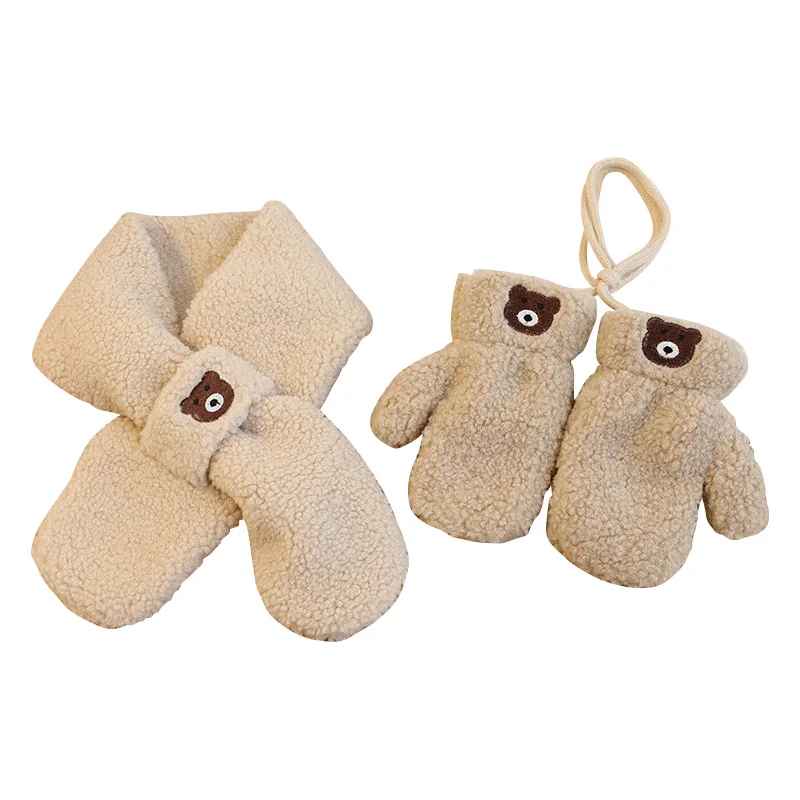 Ensemble d'hiver pour enfant - moufles en polaire et écharpe avec ours