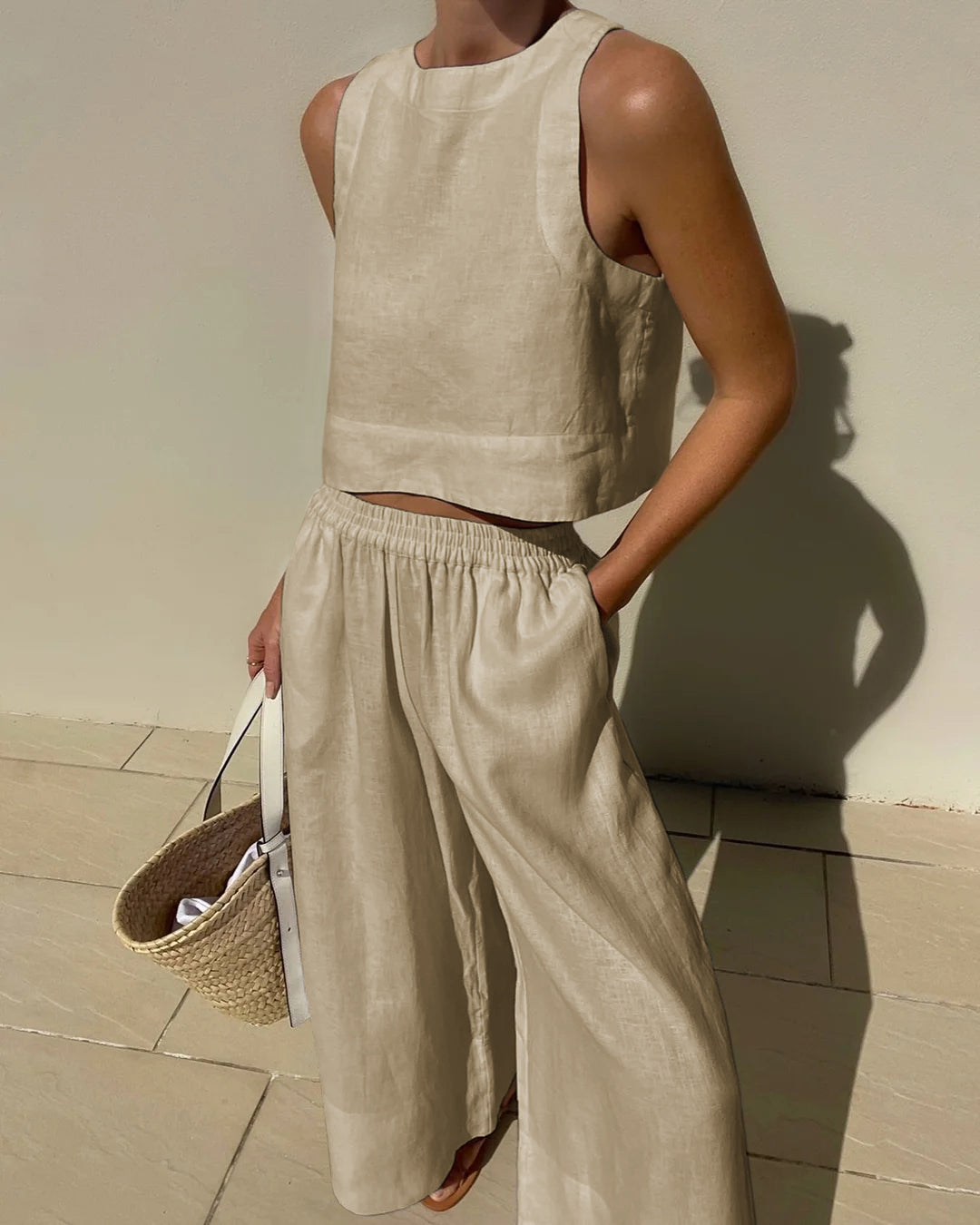 Ensemble deux pièces femme top court sans manches et pantalon large