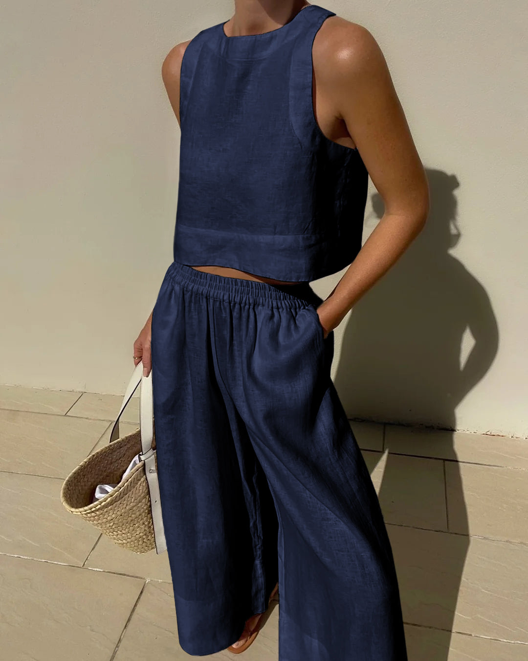Ensemble deux pièces femme top court sans manches et pantalon large