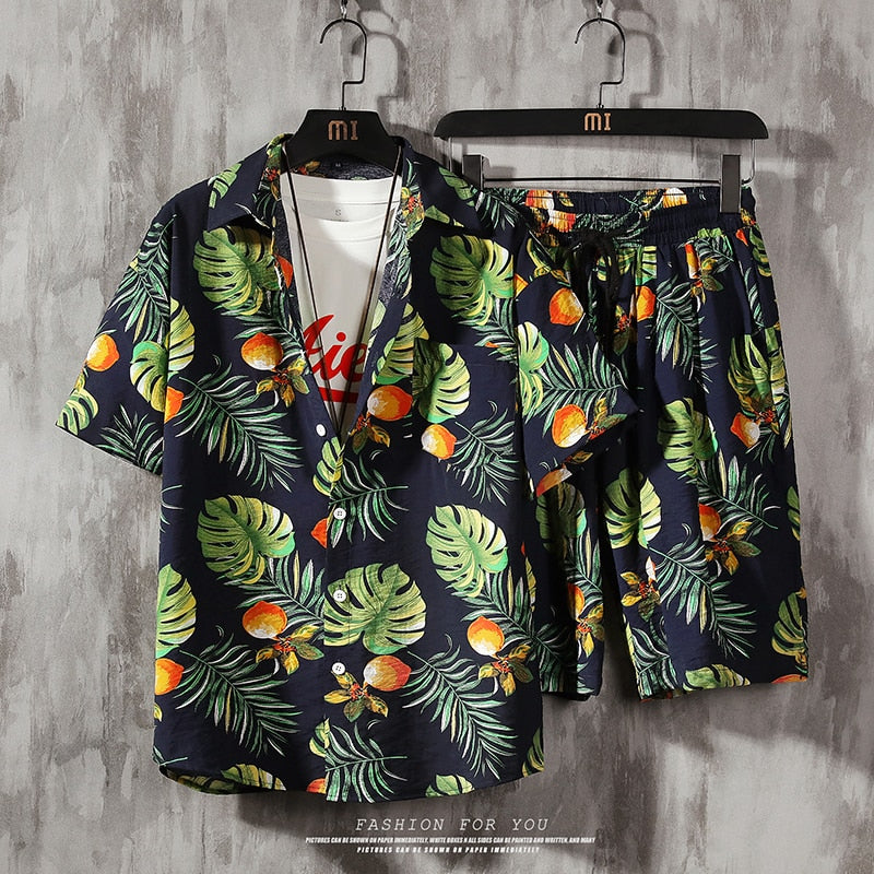 Ensemble homme joyeux et estival