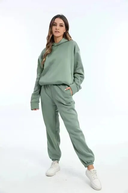 Ensemble loungewear femme, coupe décontractée, sweat à capuche et pantalon de jogging