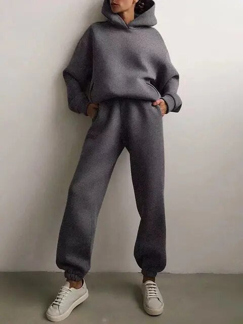Ensemble loungewear femme, coupe décontractée, sweat à capuche et pantalon de jogging