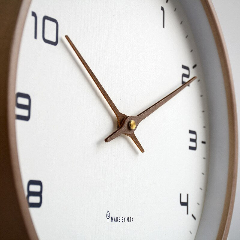 Horloge murale en bois, simplicité scandinave – minimalisme élégant