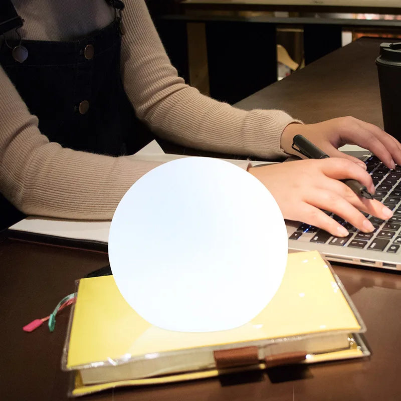 Lampe de table LED sans fil multicolore avec télécommande