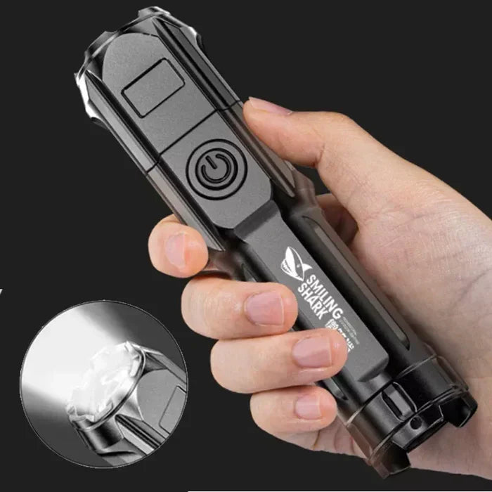 Lampe torche LED haute puissance rechargeable – 10 000 lumens pour le camping et les urgences