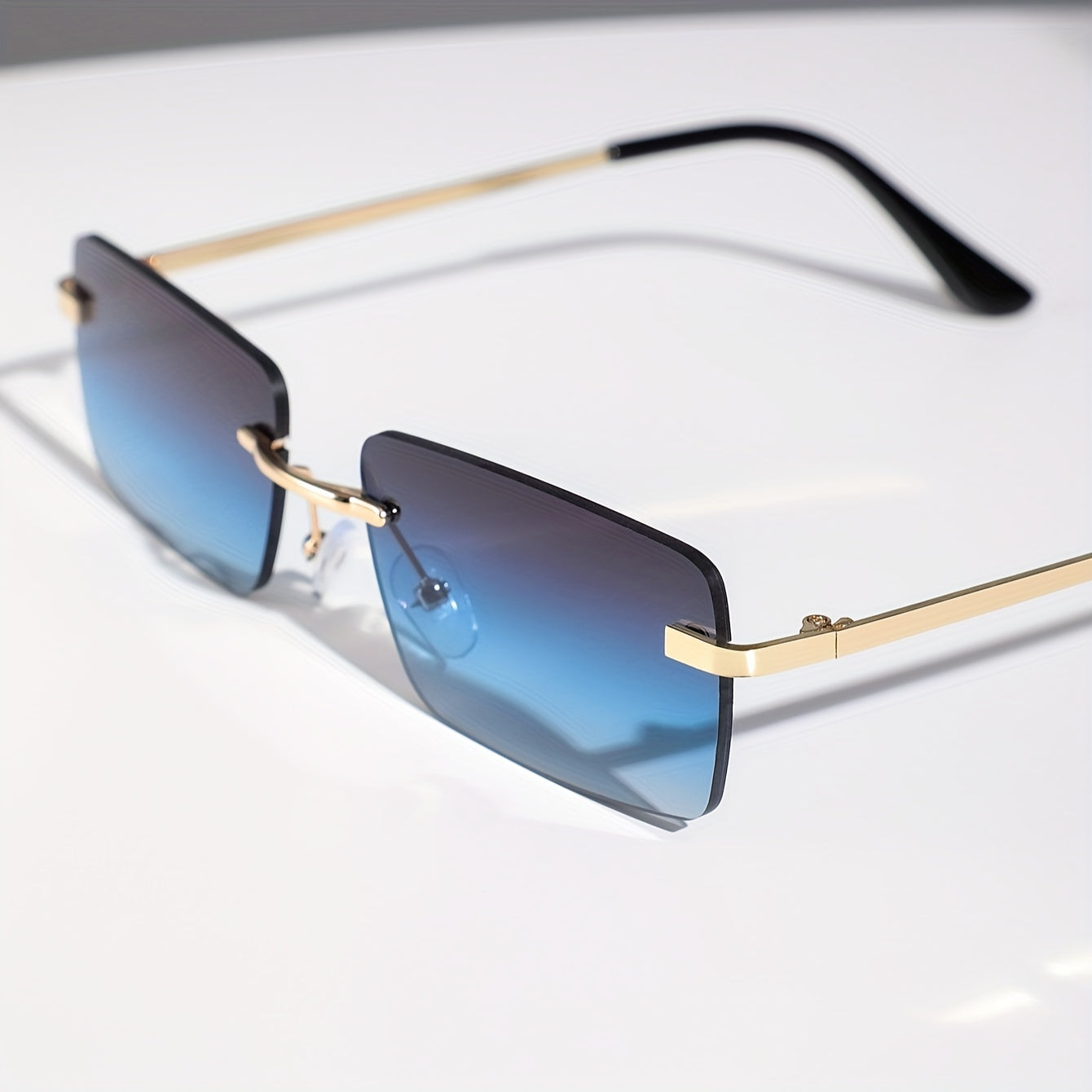Lunettes de soleil pour homme avec protection UV et monture métallique légère – conception sans cerclage