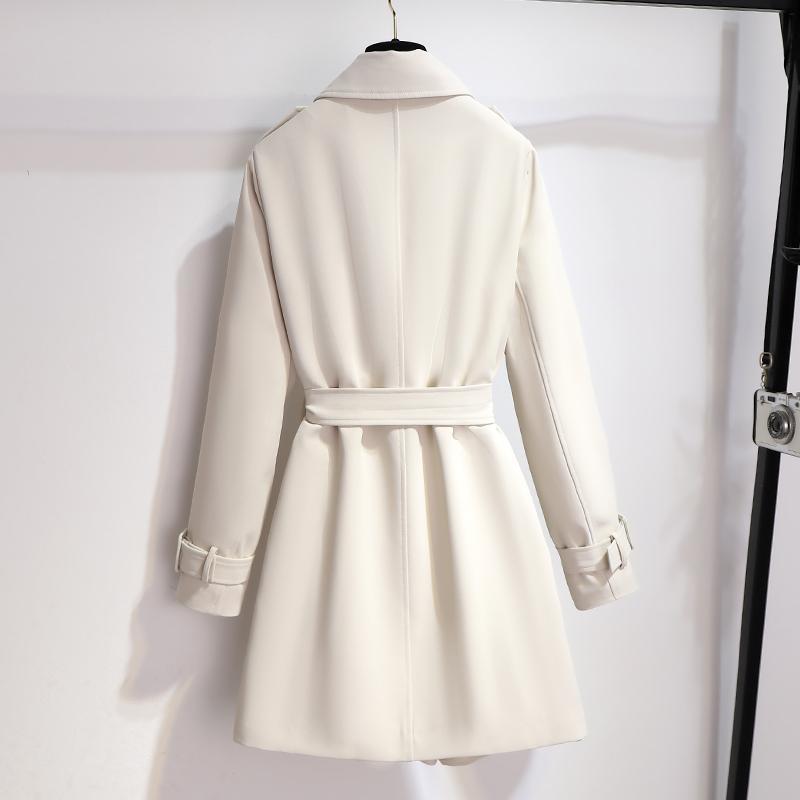 Manteau ceinturé à double boutonnage femme