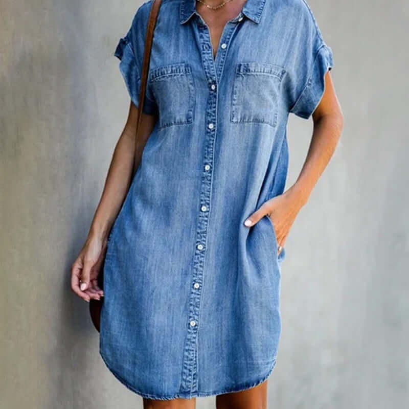 Mini-robe en jean boutonnée pour femme