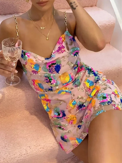 Mini-robe nuisette fleurie pour femme - bretelles en chaîne, dos nu