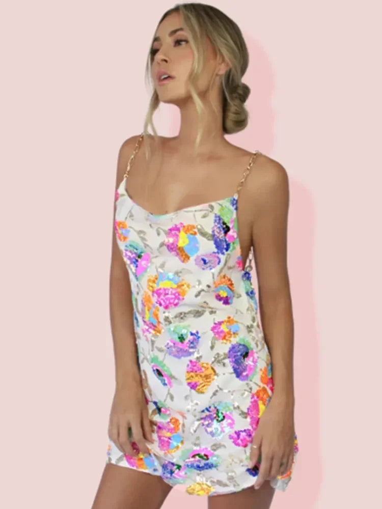 Mini-robe nuisette fleurie pour femme - bretelles en chaîne, dos nu