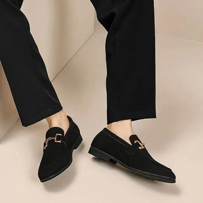 Mocassins en daim à boucle métallique pour l’automne