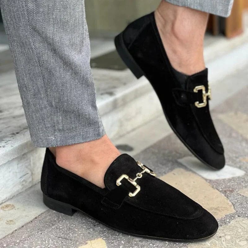 Mocassins en daim à boucle métallique pour l’automne