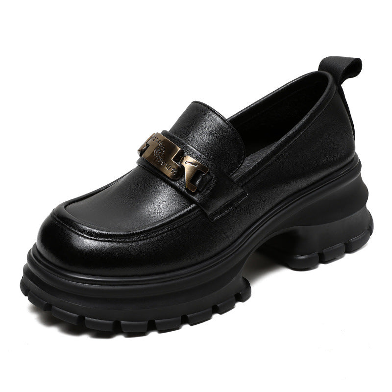 Mocassins femme à plateforme et chaîne moderne
